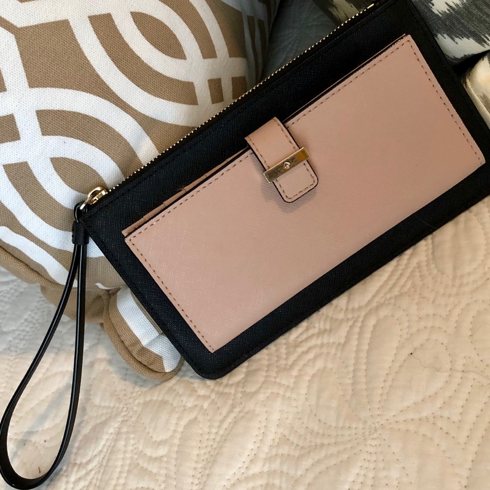 Kate Spade wristlet Wallet